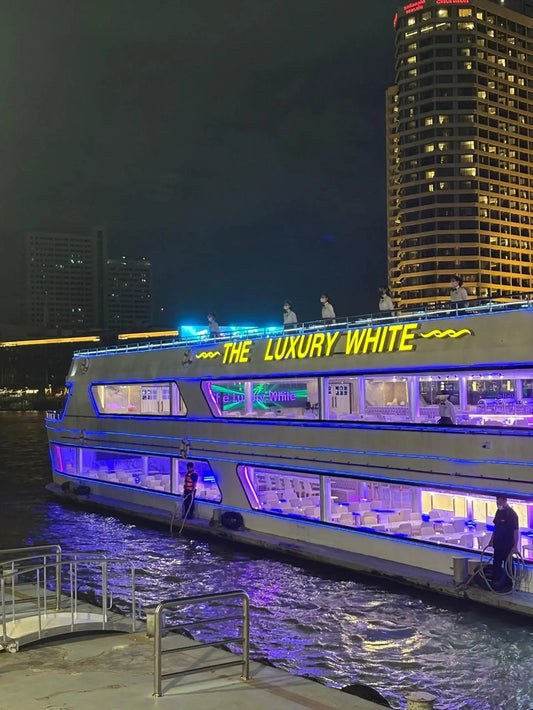 Bangkok: Luxury Cruise on Chao Phraya River w/ Free Flow Beer & Wine (The Luxury White Cruise)