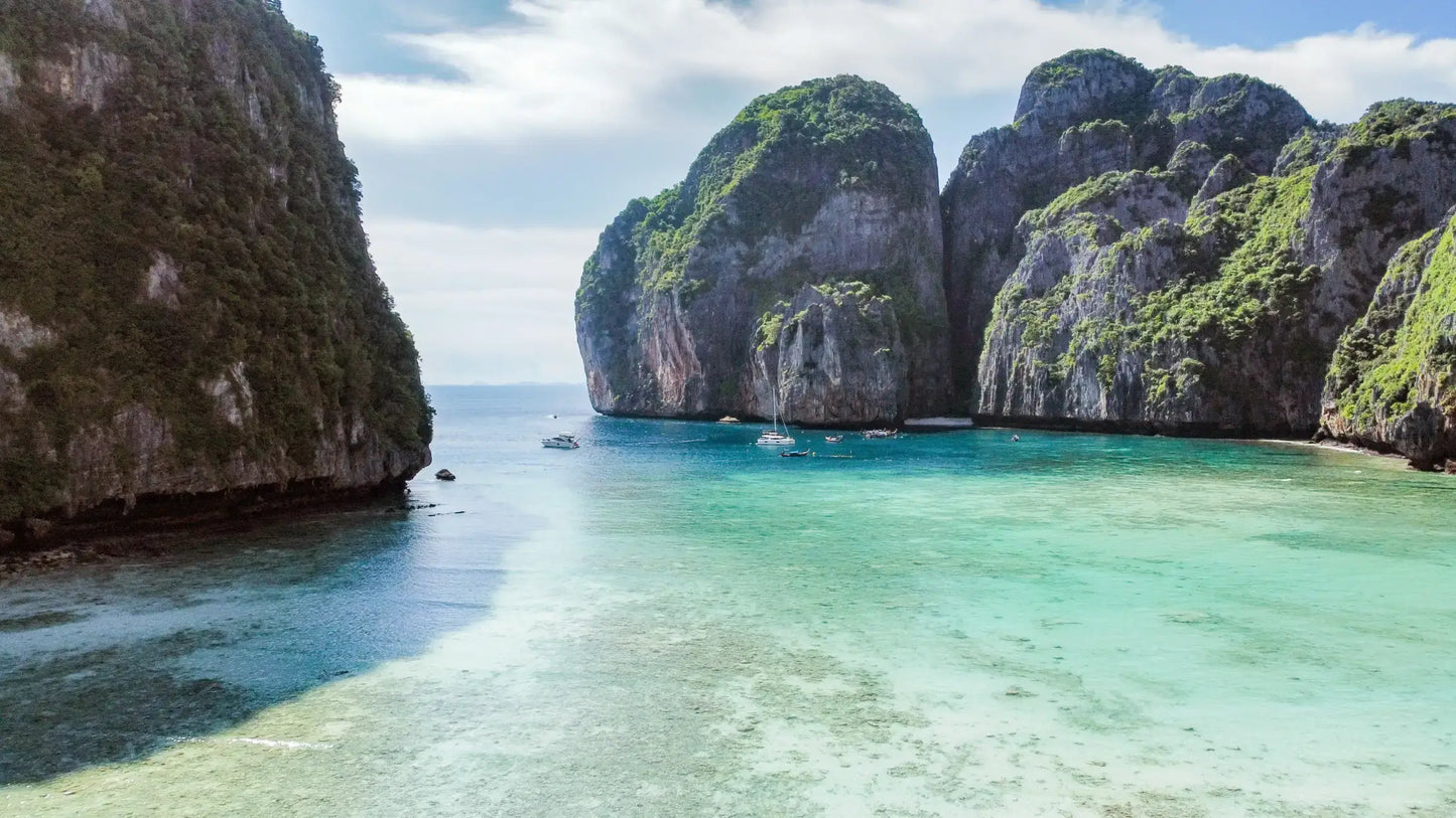 Phuket: Maya Bay, Phi Phi, & Bamboo Island + Snorkeling & Lunch Buffet