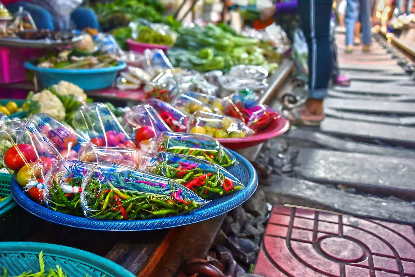 Bangkok: Damnoen Saduak Floating Market and Maeklong Railway Street Market