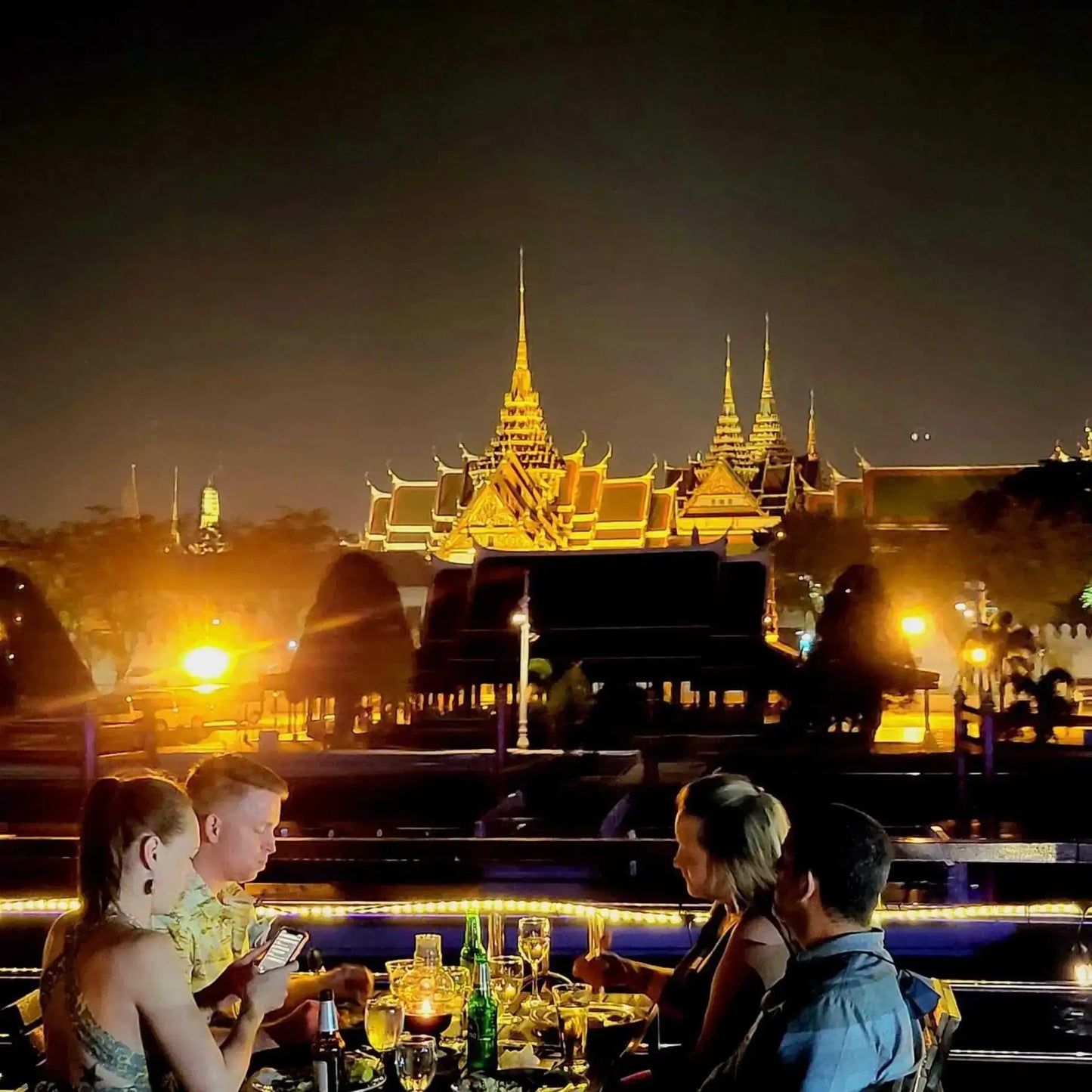 Bangkok: Luxury Cruise on Chao Phraya River w/ Free Flow Beer & Wine (The Luxury White Cruise)