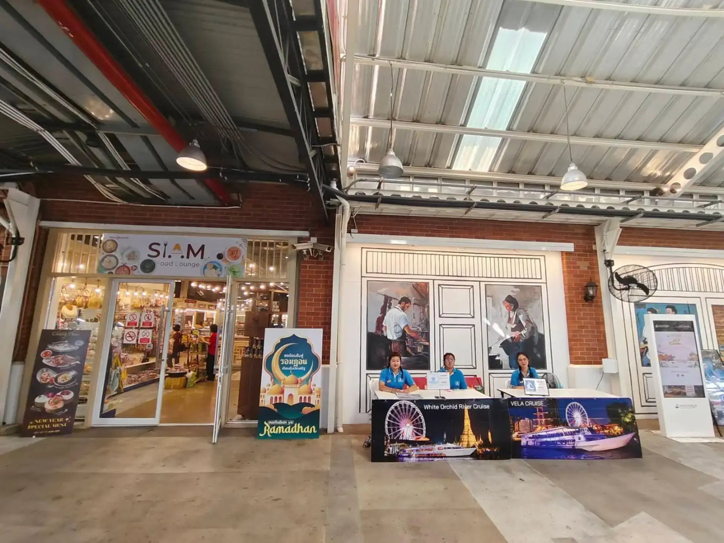 Bangkok: Luxury Cruise on Chao Phraya River w/ Free Flow Beer & Wine (The Luxury White Cruise)