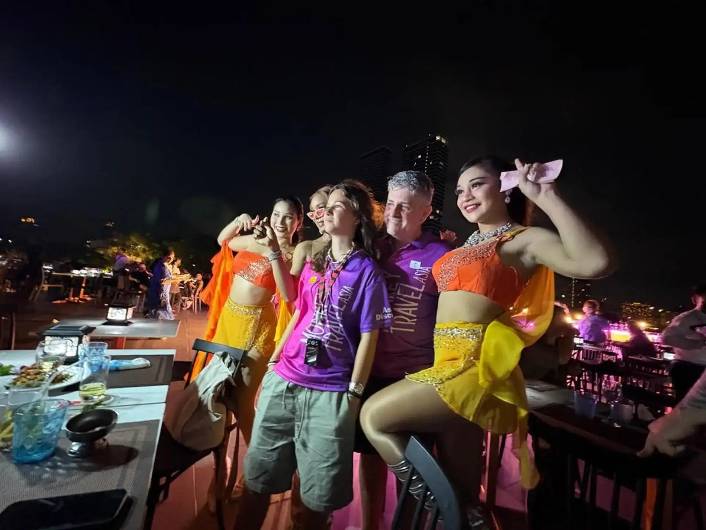 Bangkok: Luxury Cruise on Chao Phraya River w/ Free Flow Beer & Wine (The Luxury White Cruise)