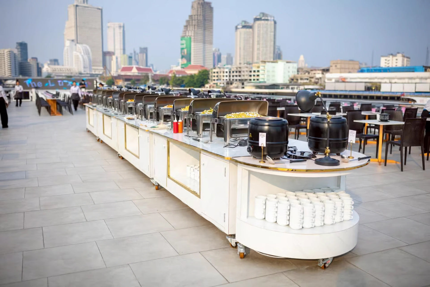 Bangkok: Luxury Cruise on Chao Phraya River w/ Free Flow Beer & Wine (The Luxury White Cruise)