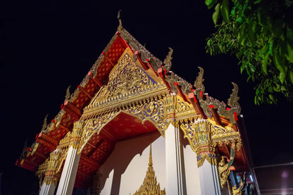 Bangkok: Tuk-Tuk Night Tour to Markets, Temples & Street Food