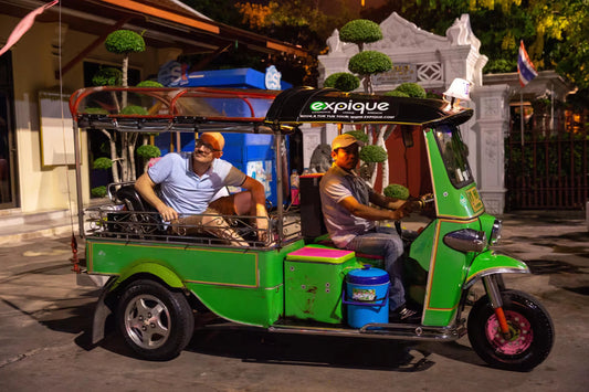 Bangkok: Tuk-Tuk Night Tour to Markets, Temples & Street Food