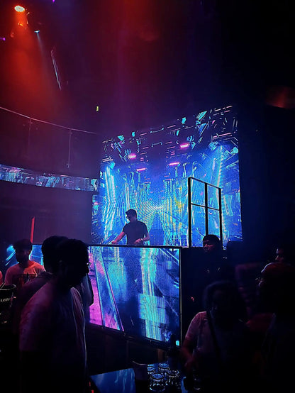 Bangkok: Ultimate Pub Crawl to Soi Cowboy, Nana Plaza, Soi 11, Rooftop Bars, Nightclubs & Go Go Bars