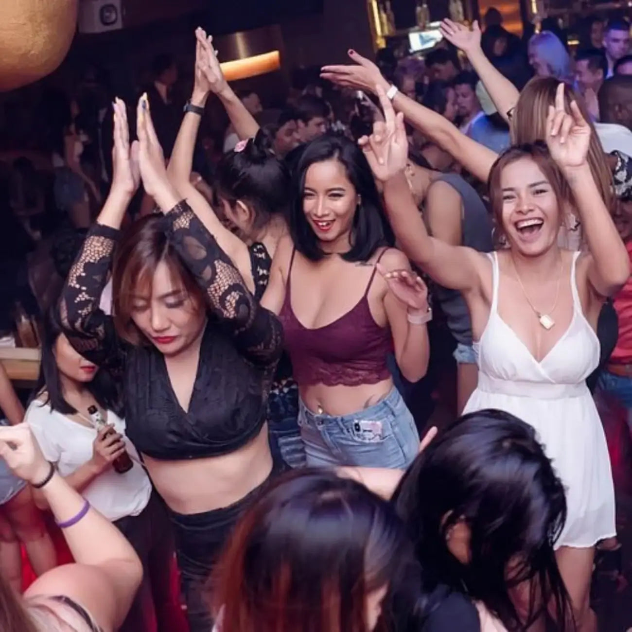 Phuket: Patong VIP Pub Crawl – Bangla Road & Rooftops
