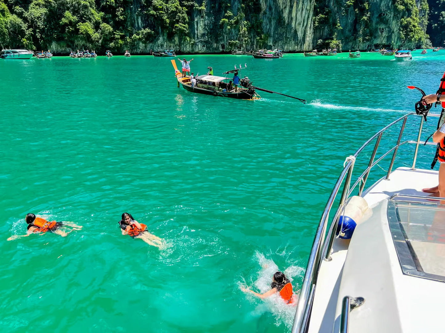 Phuket: Maya Bay, Phi Phi, & Bamboo Island + Snorkeling & Lunch Buffet
