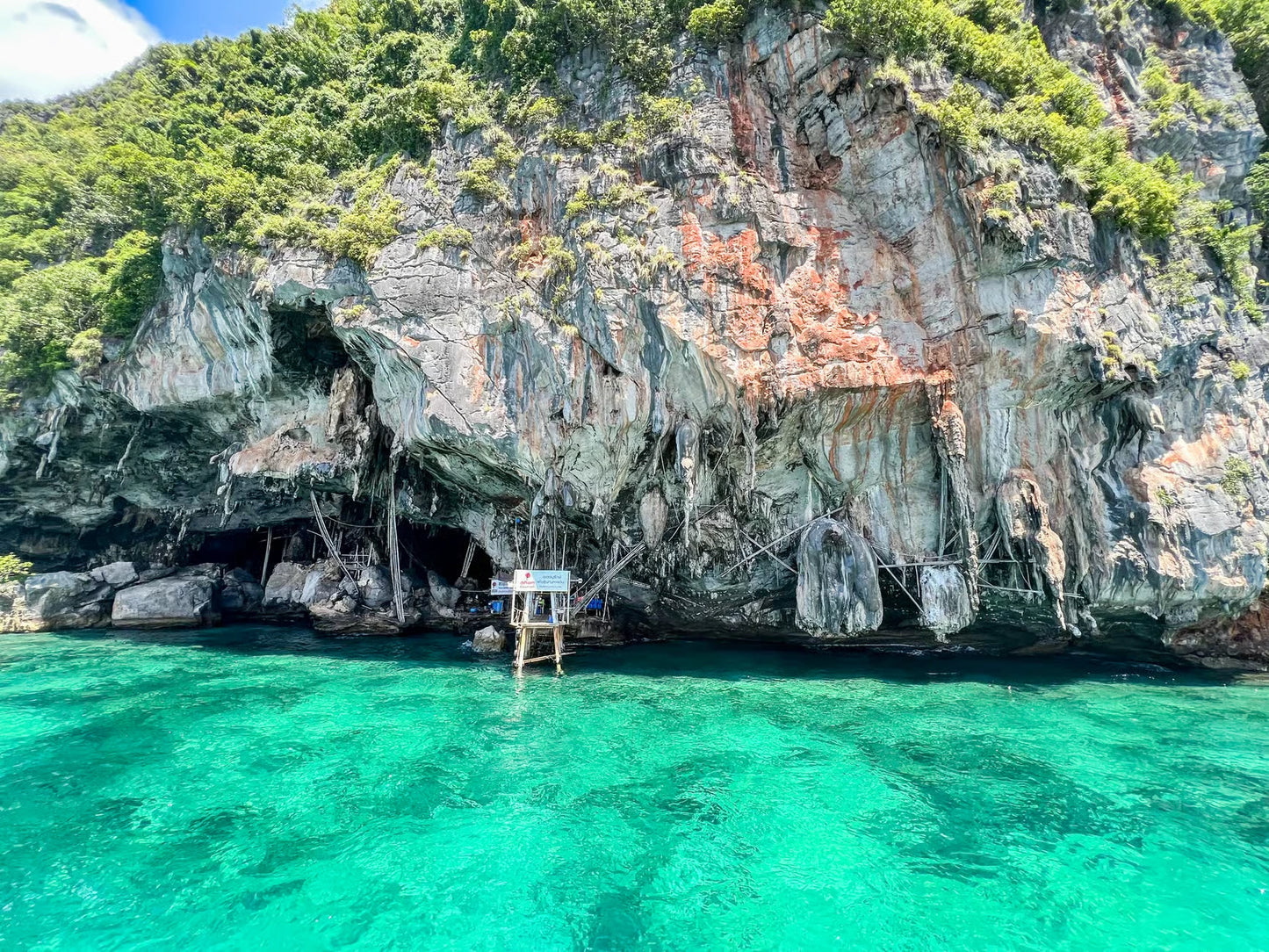 Phuket: Maya Bay, Phi Phi, & Bamboo Island + Snorkeling & Lunch Buffet